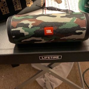 JBL Flip4 Bluetooth/Waterproof (CAMO)
